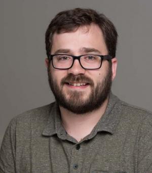 A head shot of Dr Duncan Murdock